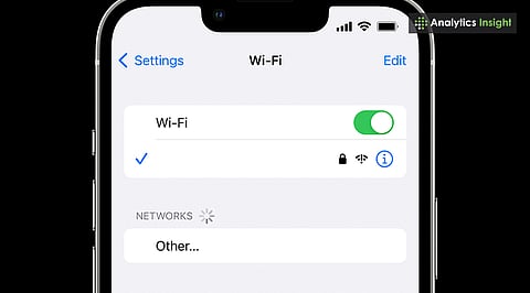 iPhone 17 Glitches Alert_ Wi-Fi, Bluetooth, and CarPlay Suddenly Dropping.jpg