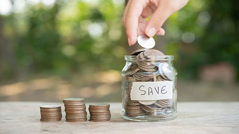 What is a savings account? A beginner’s guide to managing your money 