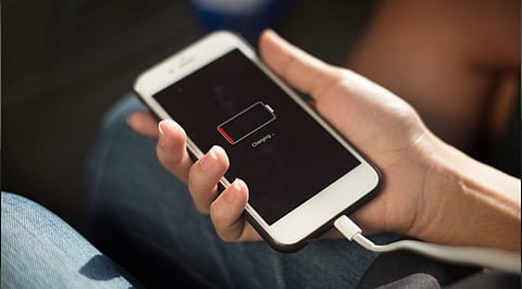 Smartphone Charging Mistakes That Damage Battery Life
