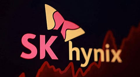 SK Hynix Shares Slide Below IPO Level After AI Rally Loses Momentum 