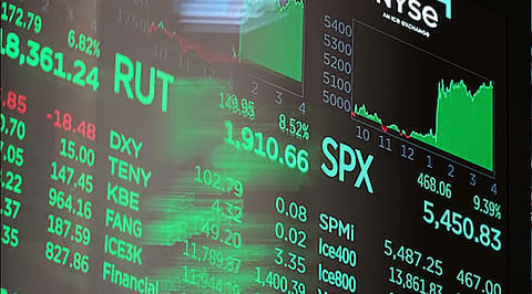 Wall Street Faces Pressure as Oil Gains and AI Stock Concerns Drive Selling 
