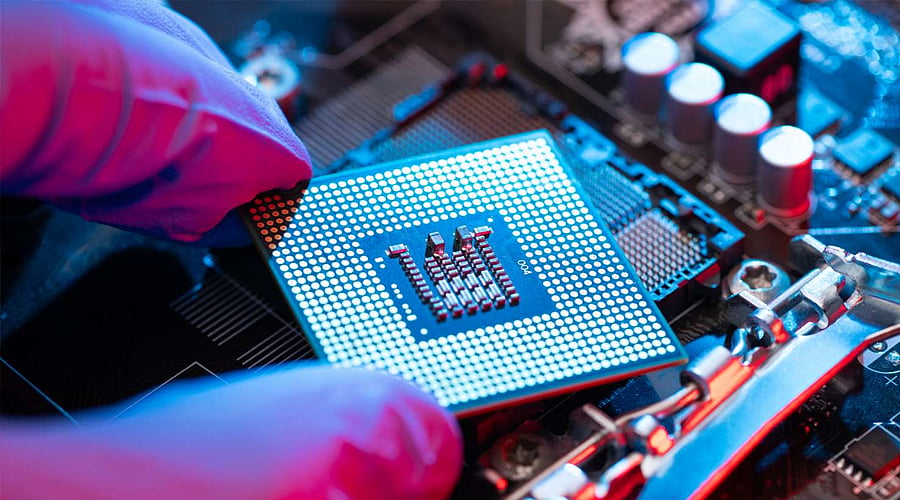 Top Companies Racing to Build the World’s Most Advanced Chips