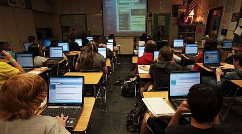 US Law Schools Rethink AI Rules with Laptop Bans, New Courses