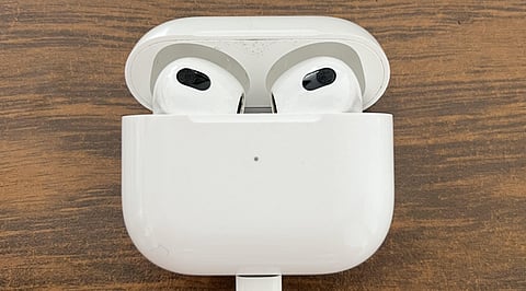 When Should You Replace Your AirPods? 7 Signs It’s Time