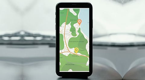 How Navigation Apps Work_ GPS, Real-Time Traffic and User-Generated Data