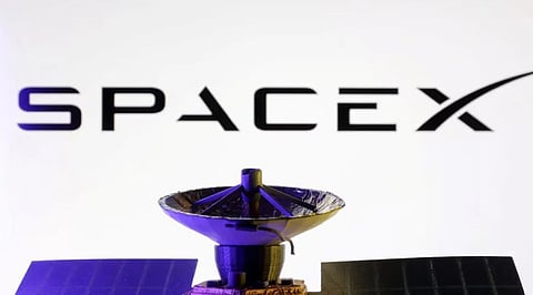 SpaceX takes aim at US wireless carriers with spectrum acquisition