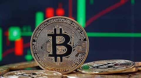Bitcoin Falls Toward USD 82,500 as ETF Outflows and Treasury Yields Rise