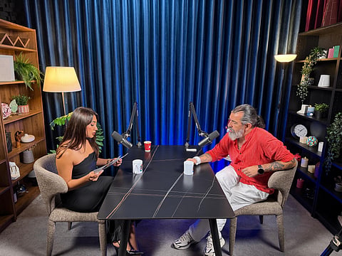 Founders, Singers and 9 to 5’s: The Many Working Lives on Bizbizetalk