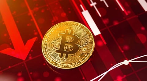 Why Bitcoin and altcoins may fall together during market stress.