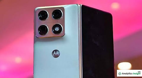 Motorola Razr Fold Adds Apple AirDrop Compatibility Through Google's Quick Share 