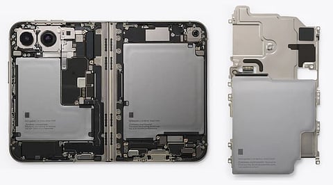Apple Uses Flexible Graphite Pipe to Cool iPhone Duo