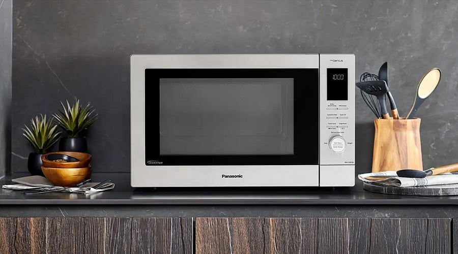 Top Compact Microwaves for Small Spaces in 2025