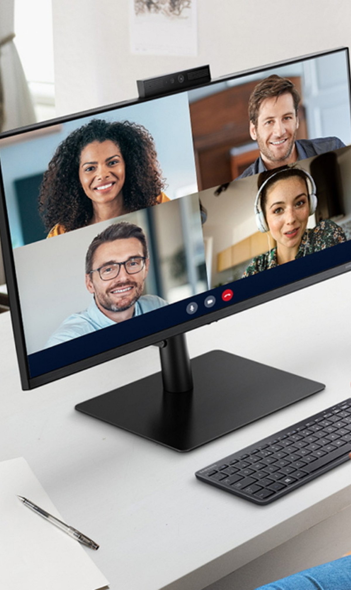 Large Computer Monitor With Camera Top Monitors With Built-in Webcam for Meetings.