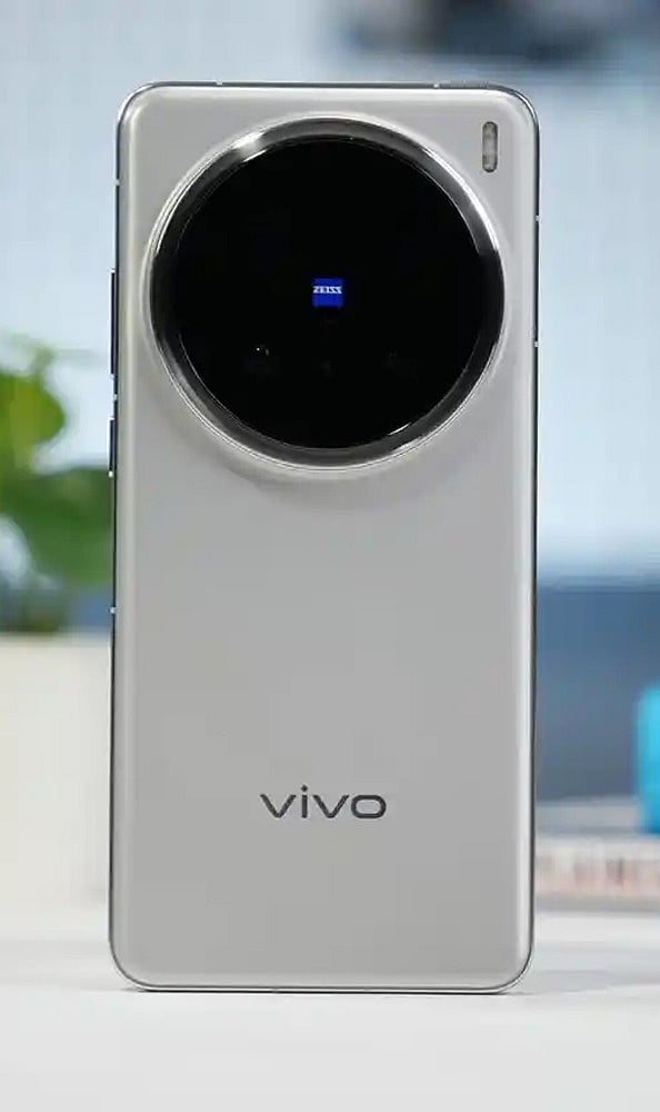 Pic-2-Vivo-X300-Ultra-uses-Snapdragon-8-Elite-Gen-5-with-7000mAh-battery..jpg