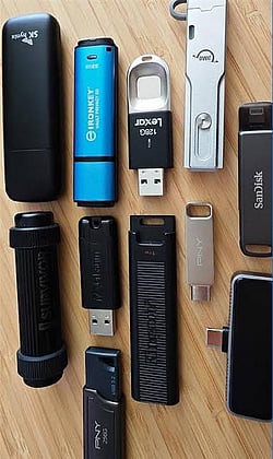 Top High-Speed Flash Drives in 2025