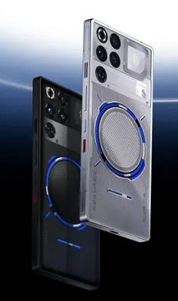 RedMagic 11 Pro: Featuring active cooling, Snapdragon 8 Elite Gen 5, and a massive battery, this gaming phone maintains peak performance during extended, graphics-intensive gaming sessions.
