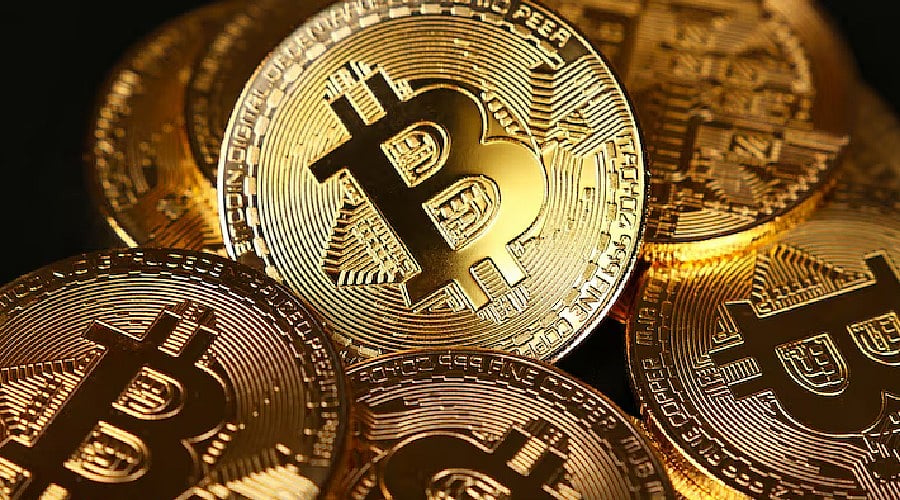 Bitcoin ETFs End $2.8B Run as CLARITY Focus Shifts to Altcoins