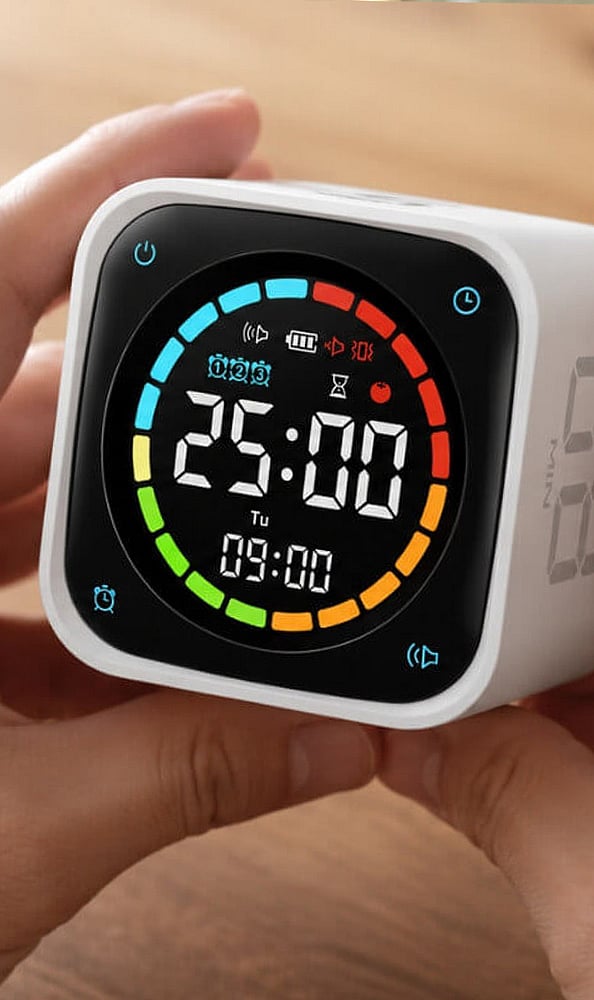Analog Tools Create Real Screen-Free Time: A physical alarm clock, paper planner, Pomodoro timer, or notebook can handle everyday tasks without requiring a smartphone.