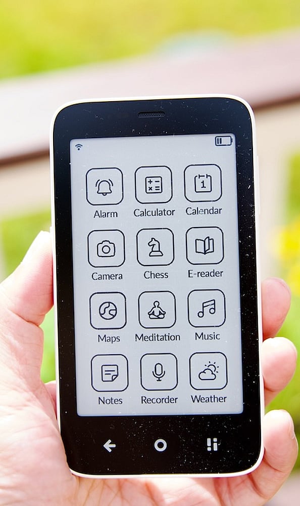 Mudita Kompakt Uses an E-Ink Screen: Mudita Kompakt features a 4.3-inch E Ink display, essential tools, offline maps, and a distraction-free operating system for calmer phone use.