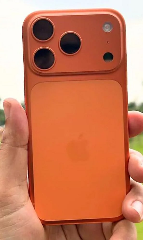 The-Phones-Are-Exactly-The-Same