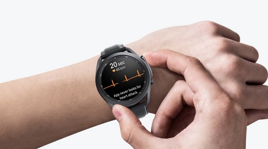 Slide-2-How-the-Watch-Monitors-Heart-Activity.jpg
