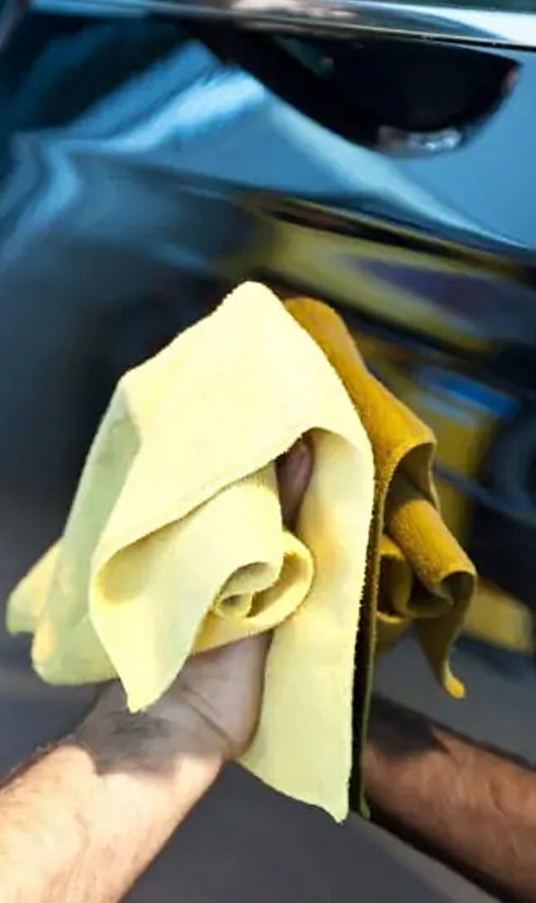 A-large-microfiber-drying-towel-absorbs