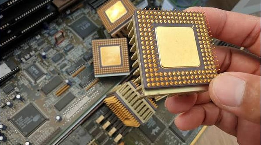 Why-do-CPU-Chips-Contain-Gold.jpg
