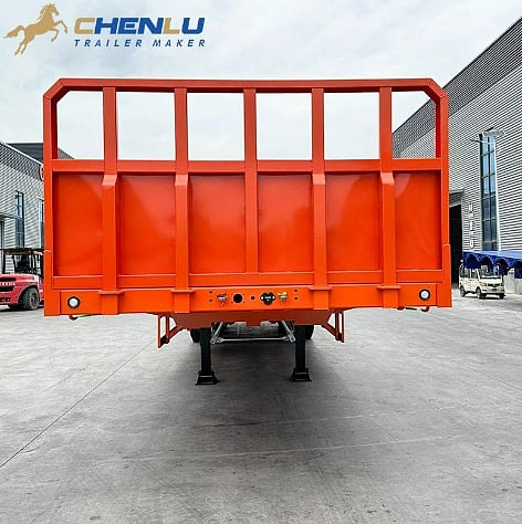 Original CHENLU flatbed front view. The fixed headboard is visible; it does not replace a cargo-specific support and restraint plan.