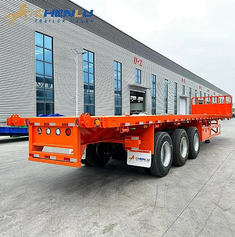Original CHENLU flatbed view showing the full deck and open sides. Cargo placed on the deck needs its own support and restraint arrangement.