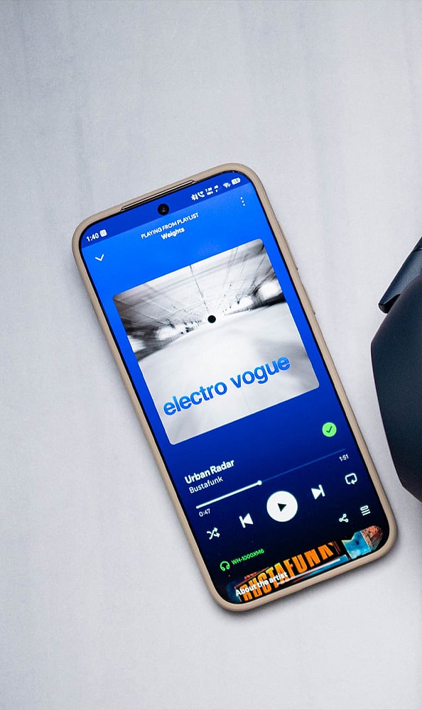 Choose-Better-Headphones.