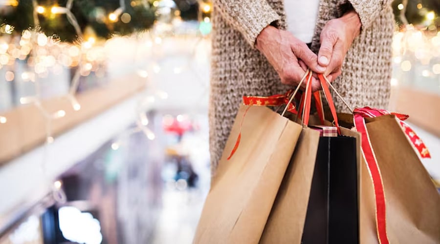 Major sales during Diwali and other festive occasions drive substantial online shopping activity