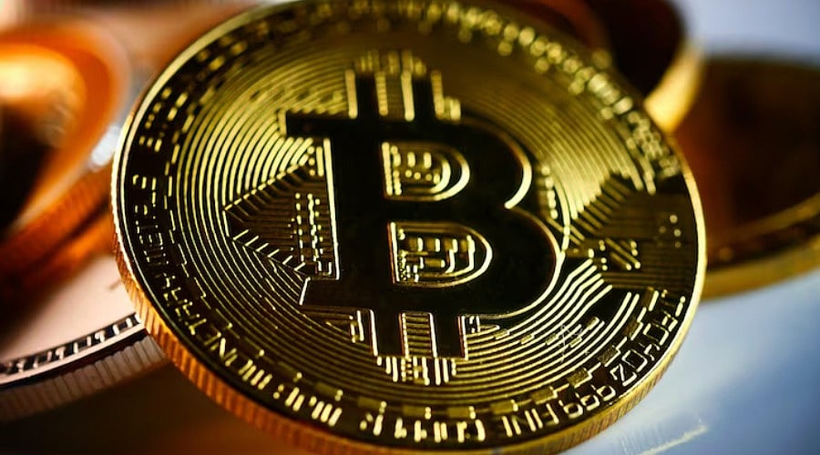 Why Analysts Disagree on Bitcoin’s Price Outlook as Interest-Rate Risks ...