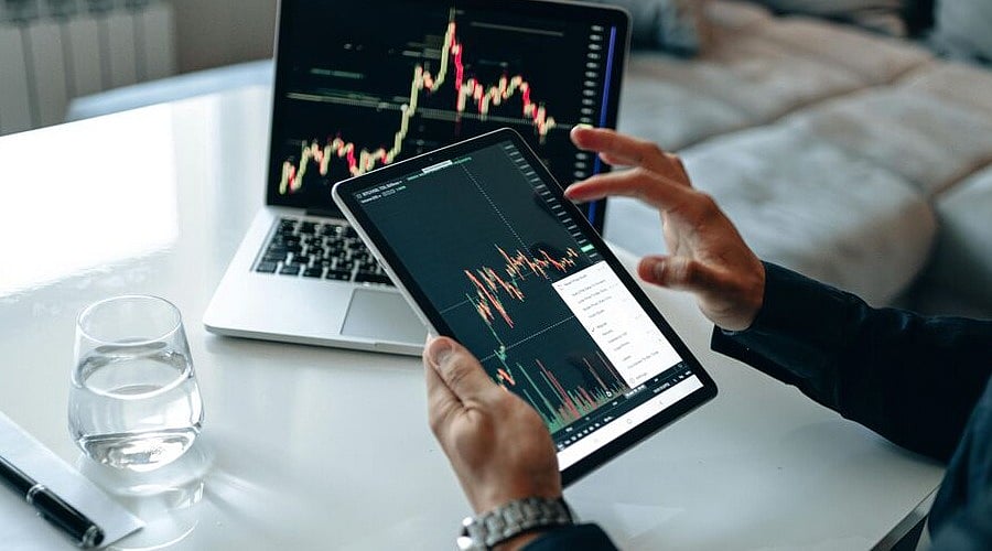 Crypto Trading Through a Bank App: How it Works, Fees, and Risks