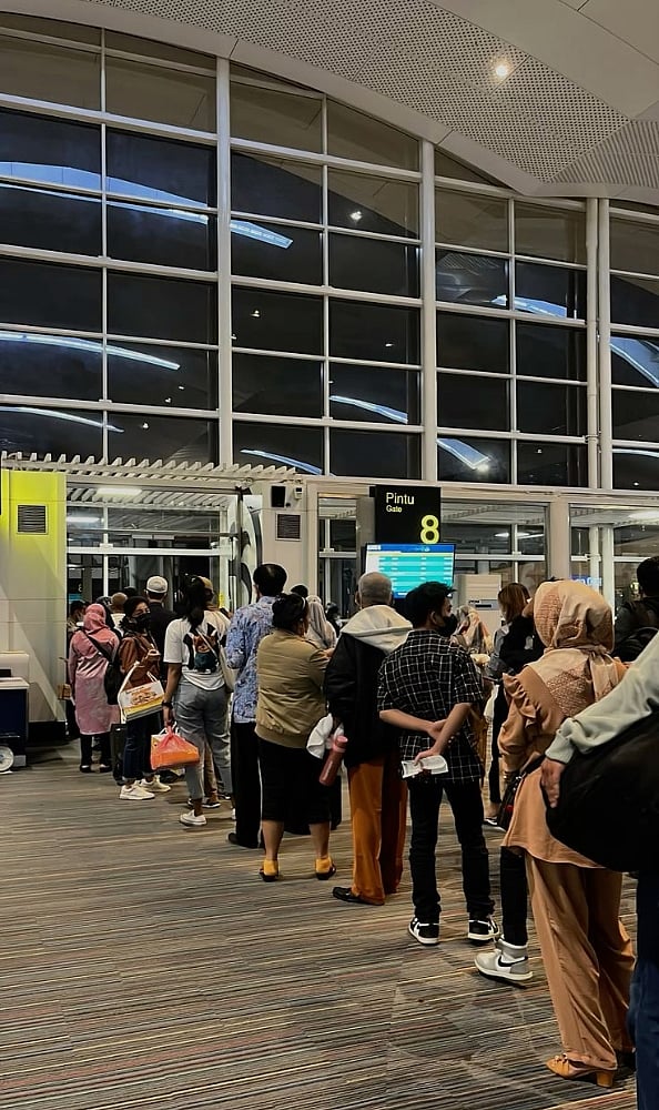 Reduce the Risk of Phone Theft: Leaving your phone unattended in an open tray makes it easier for someone to grab it amid crowded, hectic airport security queues.