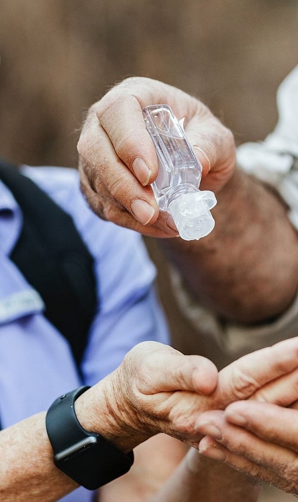 Clean Your Hands After Screening: Wash your hands or use hand sanitiser after handling shared trays, helping reduce the transfer of germs before touching your phone.