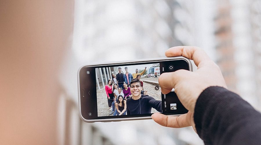 Instead of choosing a smartphone based only on its megapixel count