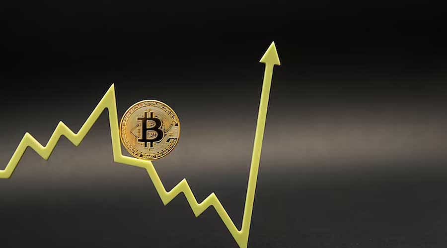 Bitcoin Price Prediction: A Symmetrical Triangle Forecasts BTC Rally To ...