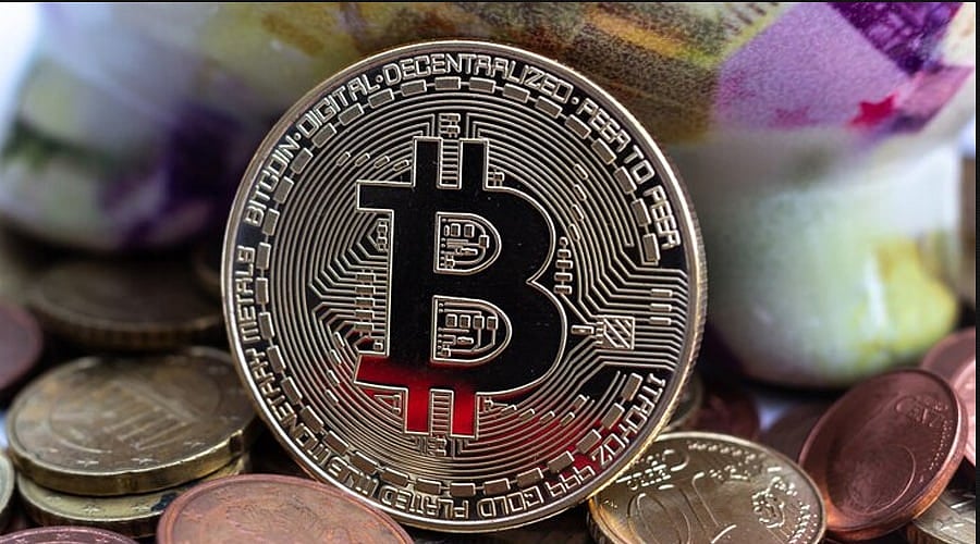 Crypto Analysis: Bitcoin Loses Strength, ETH Struggles Below $3k, Starknet  (STRK) Rises 9%, FET Up 38% On Weekly