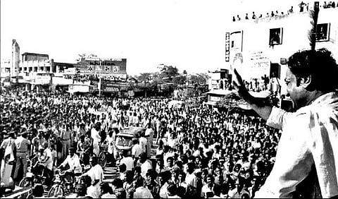 அரசியல் கொடுக்காத முதல் மரியாதை!