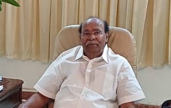 பள்ளிகளை போன ஆண்டு எப்போ திறந்தீங்க... அதைப்போல செய்யவேண்டியதுதானே?- இராமதாஸ்