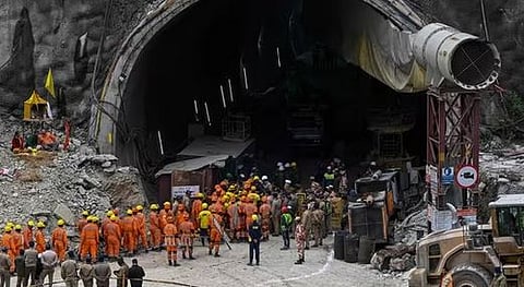 சுரங்கத்தில் மீட்புப்பணி