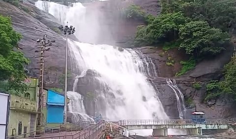 கனமழை- நெல்லை, குமரி, தென்காசி பள்ளிகளுக்கு விடுமுறை!
