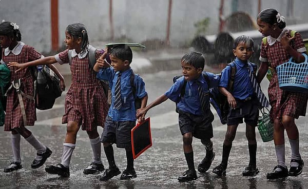 3 மாவட்ட பள்ளி, கல்லூரிகளுக்கு  அரை நாள் விடுமுறை!