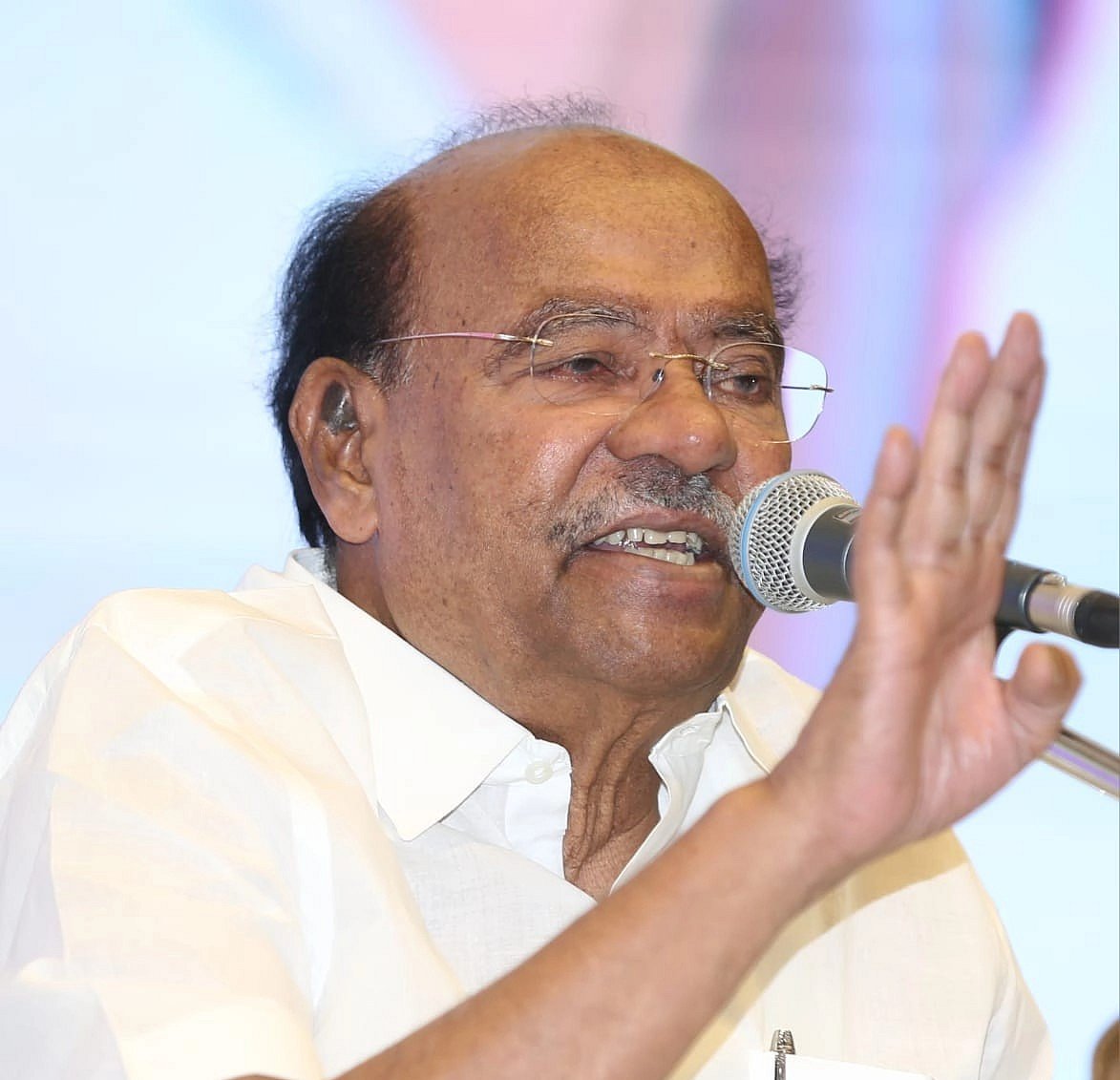 தற்காலிக ஆசிரியரை வைத்து பள்ளிகளை நடத்திக்கொண்டு சாதனை என்பதா?- இராமதாஸ் கிண்டல்! 

