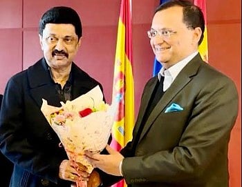 ஸ்பெயினில் முதல்வர் ஸ்டாலினை வரவேற்ற இந்திய தூதர்!
