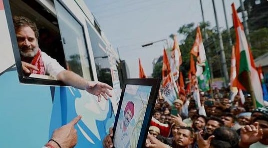 ராகுல் காந்தி வாகனம் மீது தாக்குதல்: தமிழக காங்கிரஸ் போராட்டம்!