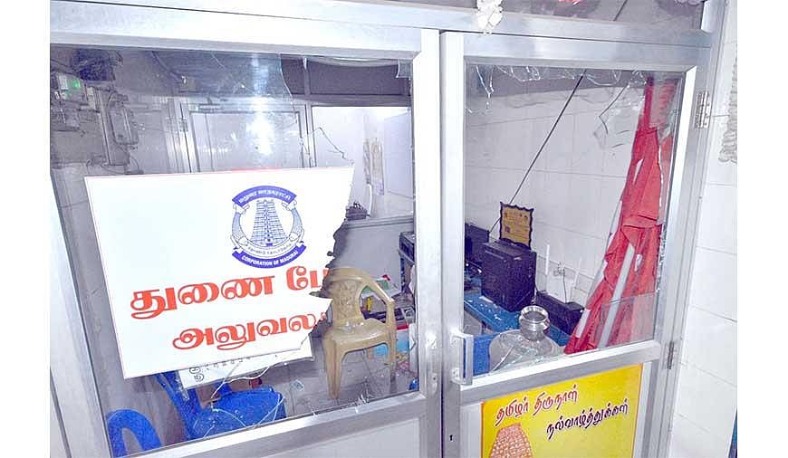 மதுரை துணைமேயர் மீது கொலைவெறித் தாக்குதல்! 