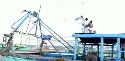 ராமேஸ்வரம் மீனவர்கள் கருப்புக் கொடி ஏற்றி  வேலை நிறுத்தப் போராட்டம்!