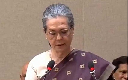 மாநிலங்களவை எம்.பி.யாக பதவியேற்றார் சோனியா!