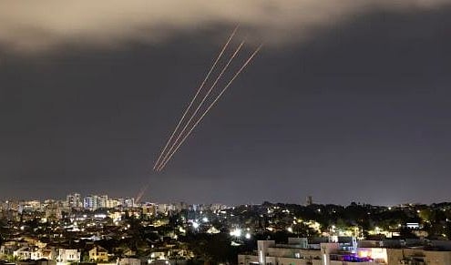 ஈரான் தாக்குதலால் இஸ்ரேலில் சேதம் - அமெரிக்கா கூப்பாடு!